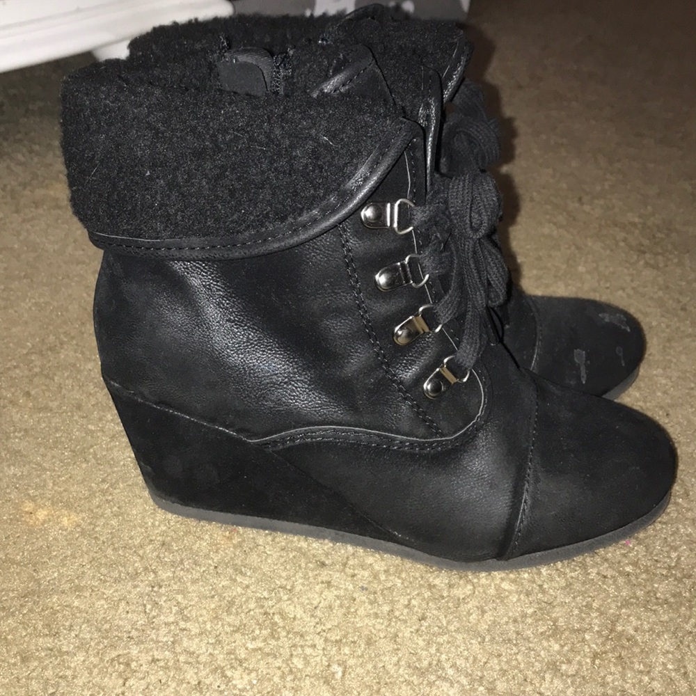 Black high wedged boots